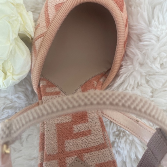 New never worn Fendi heels - Picture 9 of 11